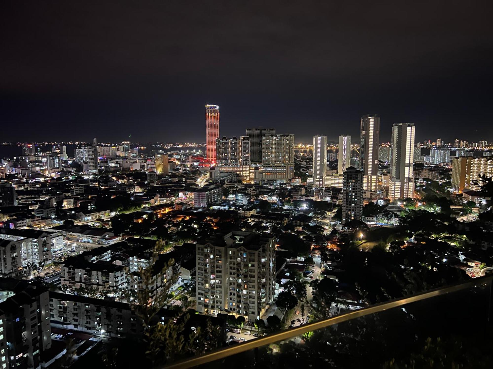 Pangsapuri Georgetown#amazing Skypool#modern & Elegant Suite# *