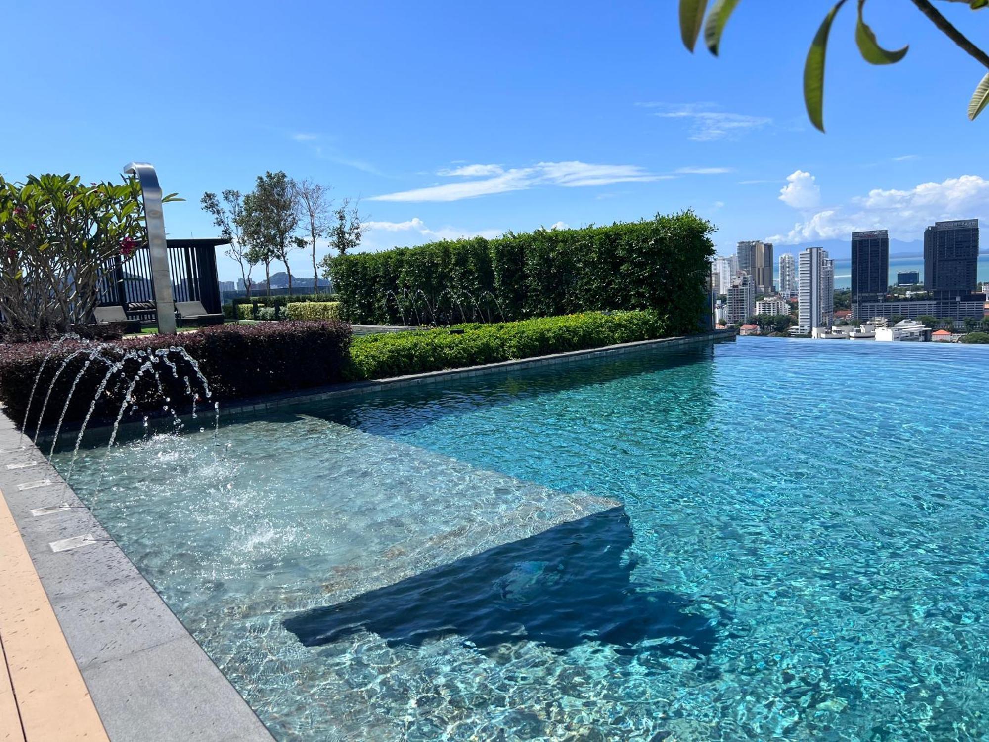 Pangsapuri Georgetown#amazing Skypool#modern & Elegant Suite# *